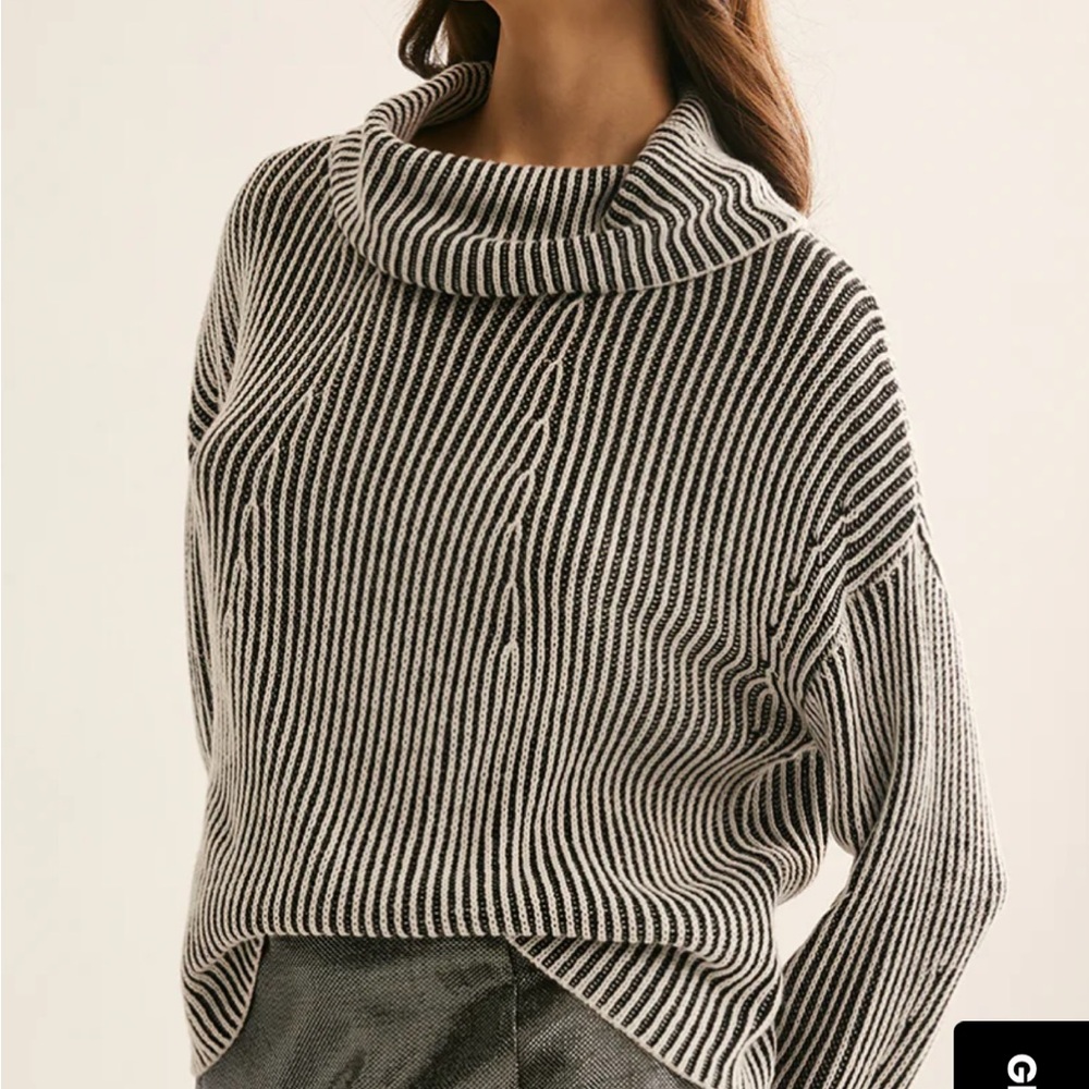 Commense Monochrome Striped Cowl Neck Sweater